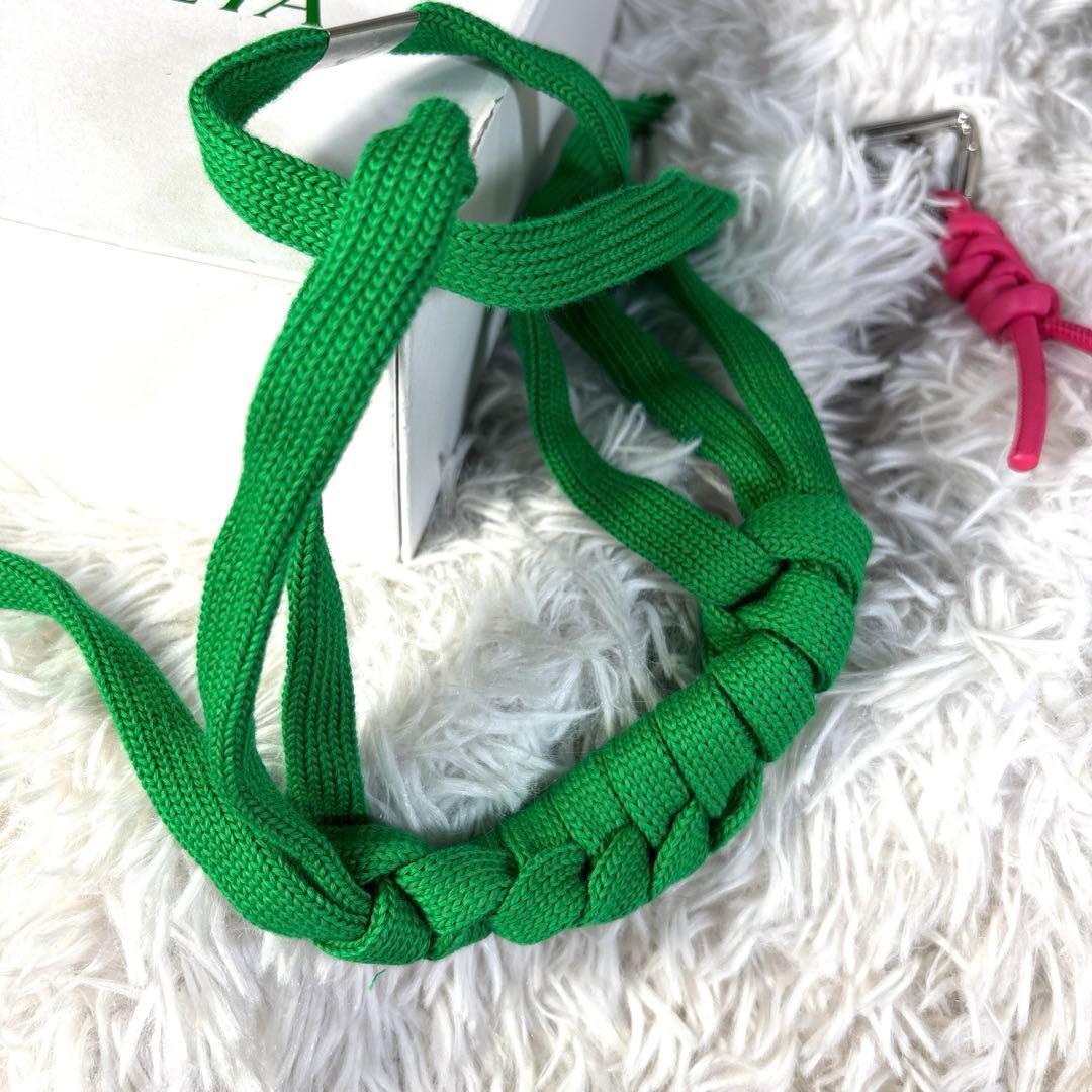 【美品】希少　Bottega Veneta トライアングルキーリング ピンク