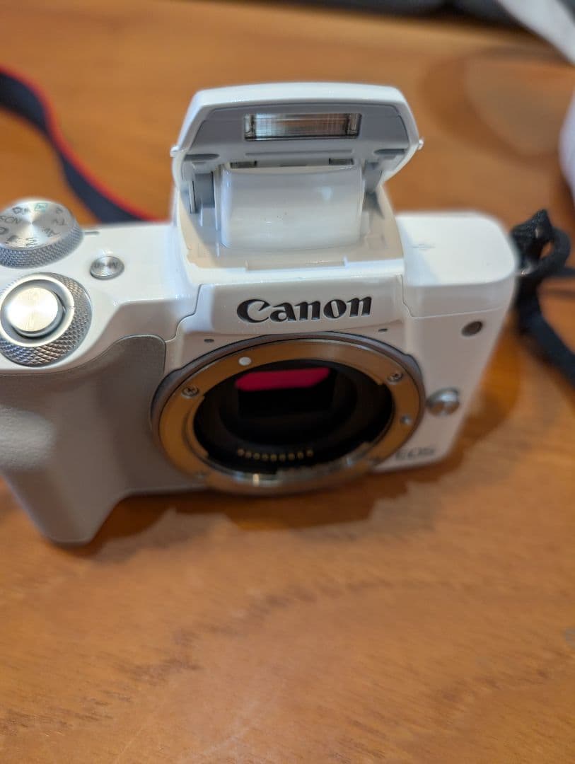 レンズ3本付！【Canon】 EOS Kiss M ホワイト