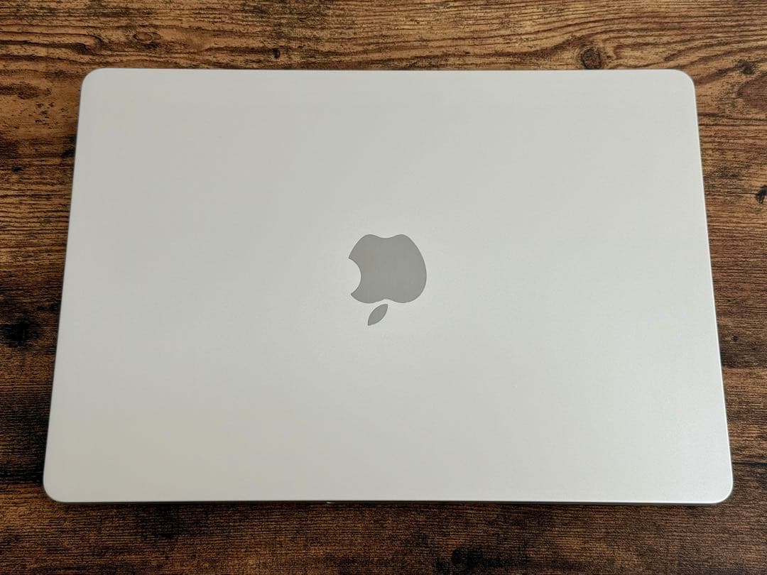 MacBook Air 2022 M2 13inch 256GB スターライト