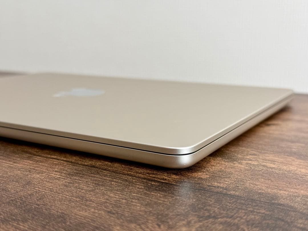 MacBook Air 2022 M2 13inch 256GB スターライト