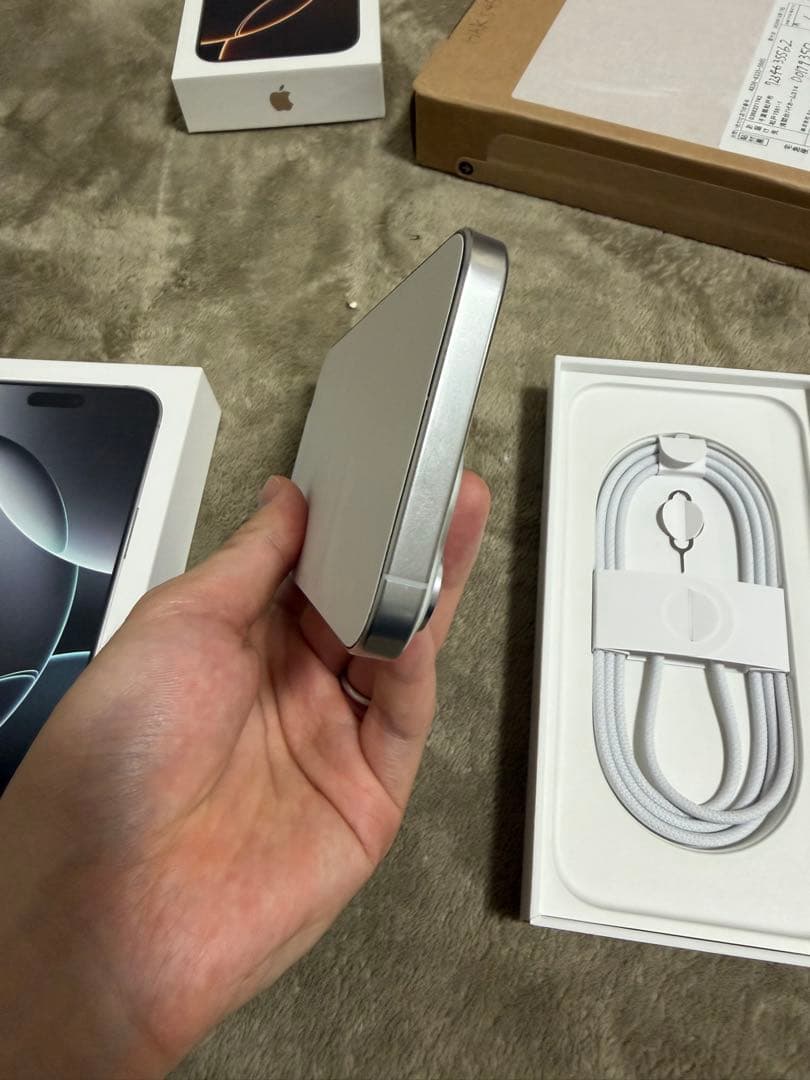 iPhone 16 promax 256GB ホワイトチタニウム 100%