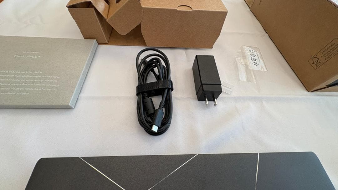 ASUS Zenbook S14 UX5406SA タッチ 32GB/1TB