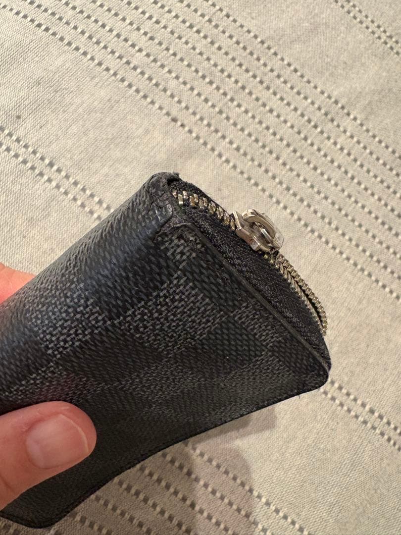 ルイヴィトン　ジッピーパース　ダミエグラフィット　コンパクト財布