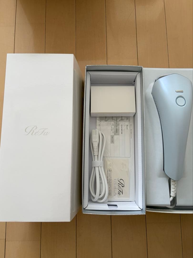 本日削除ReFa EPI COOL リファ　エピクール　光美容器　箱付き