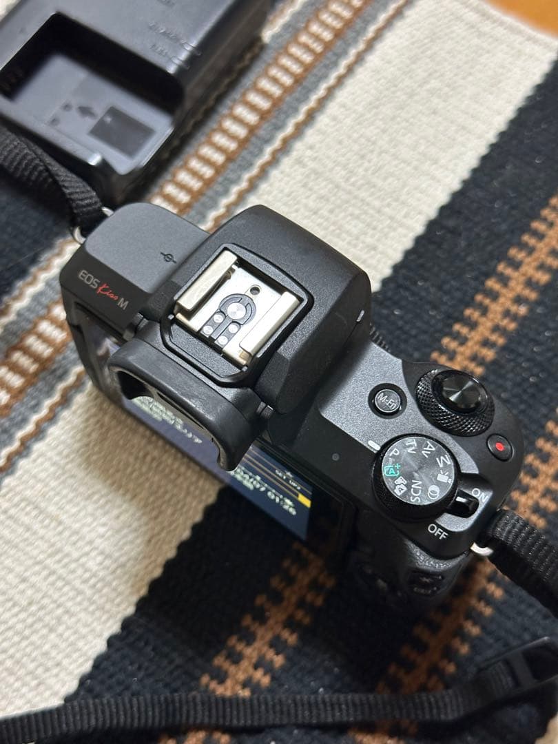 Canon EOS Kiss M ダブルレンズセット　ミラーレス