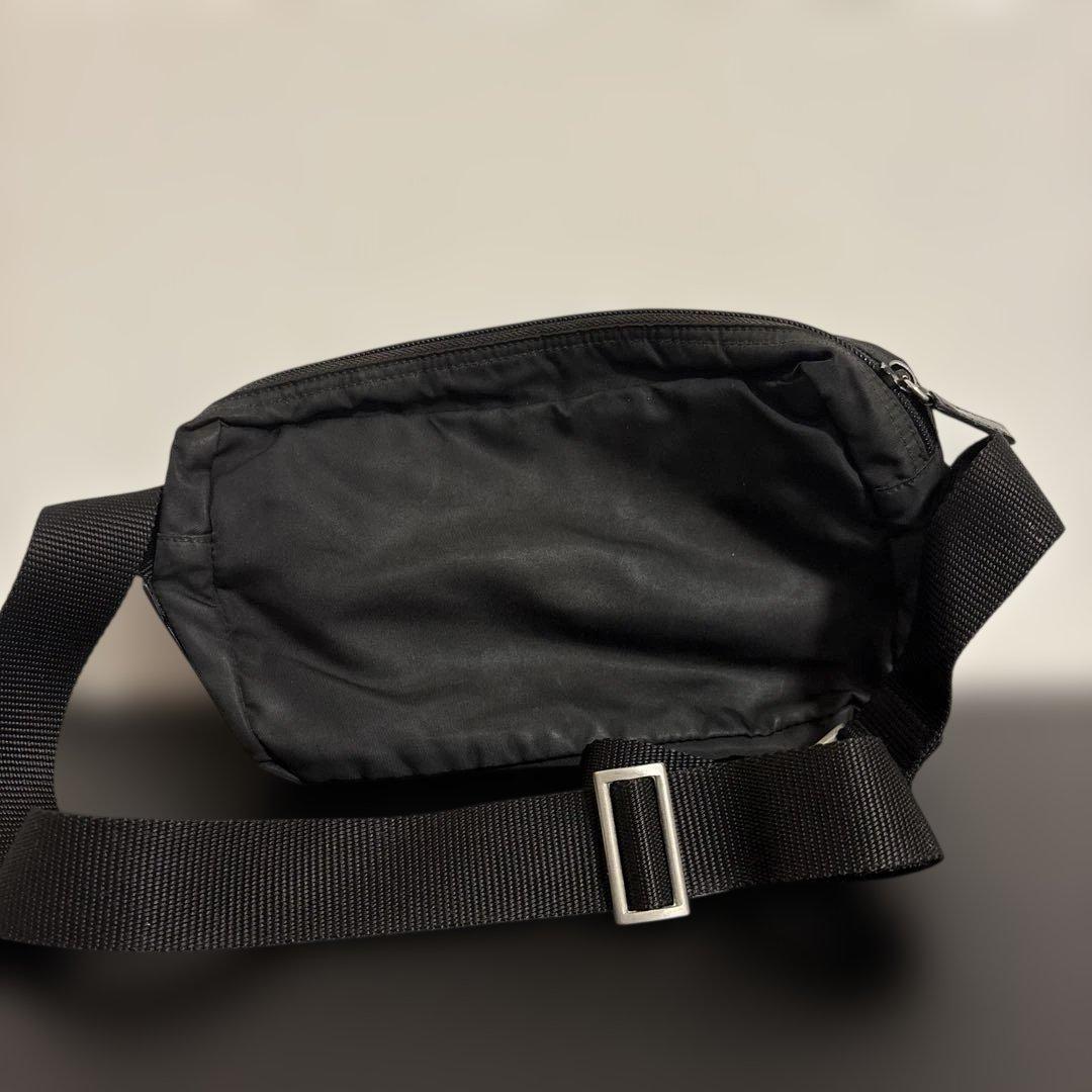 【格安】PRADA プラダ ボディバッグ ナイロン 黒 三角ロゴ ※汚れあり