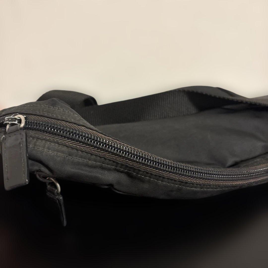 【格安】PRADA プラダ ボディバッグ ナイロン 黒 三角ロゴ ※汚れあり