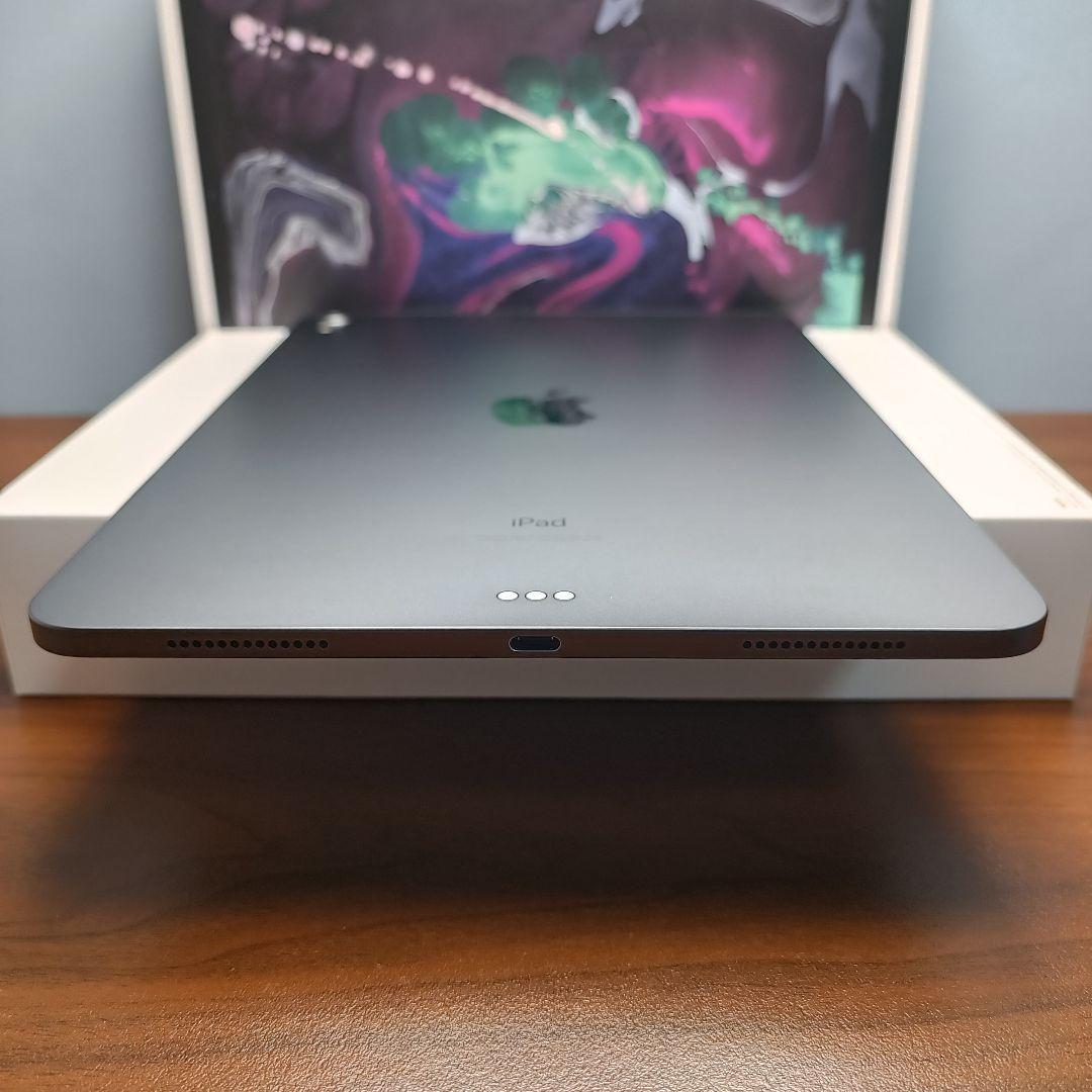 (美品) iPad Pro 11インチ 第ー世代 512GB キーボード付き