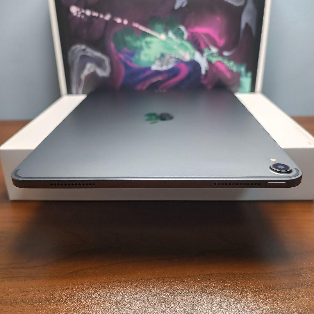 (美品) iPad Pro 11インチ 第ー世代 512GB キーボード付き