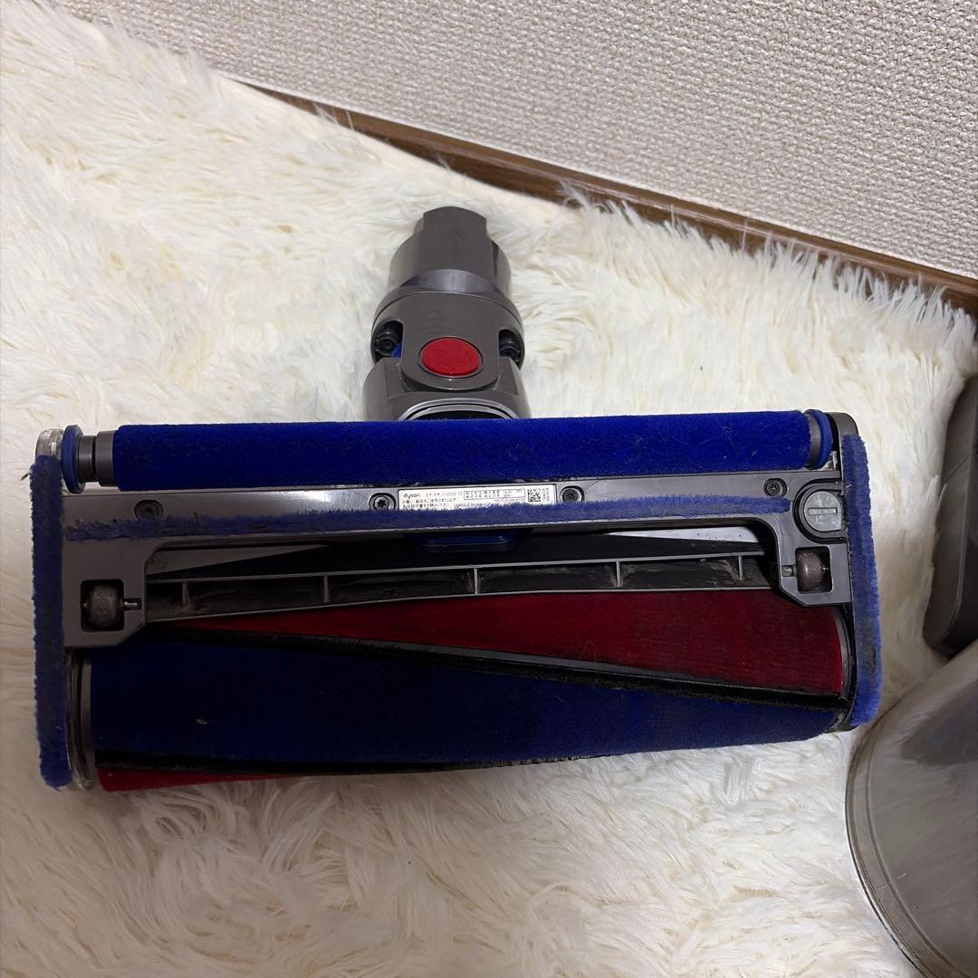 付属品多数 dyson V8 fluffy+ (SV10) 掃除機