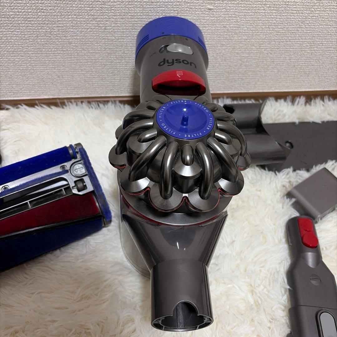 付属品多数 dyson V8 fluffy+ (SV10) 掃除機