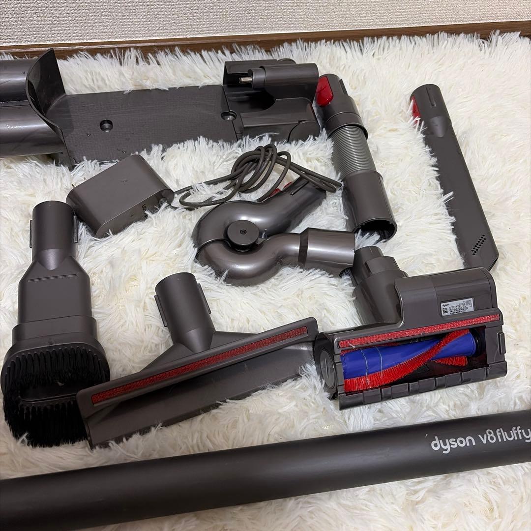 付属品多数 dyson V8 fluffy+ (SV10) 掃除機