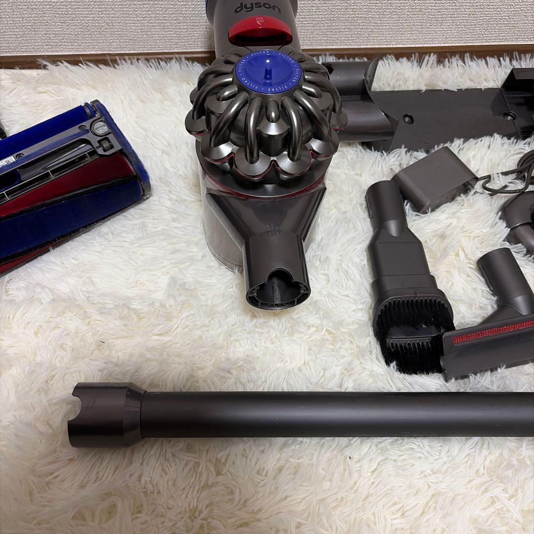 付属品多数 dyson V8 fluffy+ (SV10) 掃除機