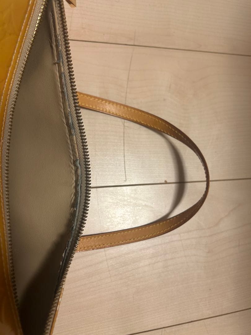 Louis Vuitton モノグラム　ヴェルニ　ベッドフォード　イエロー