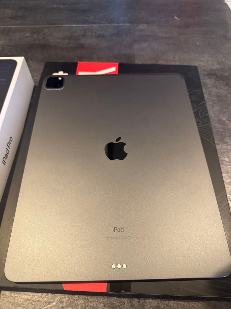 iPad Pro 12.9インチ(第5世代) Wi-Fi ＋おまけ