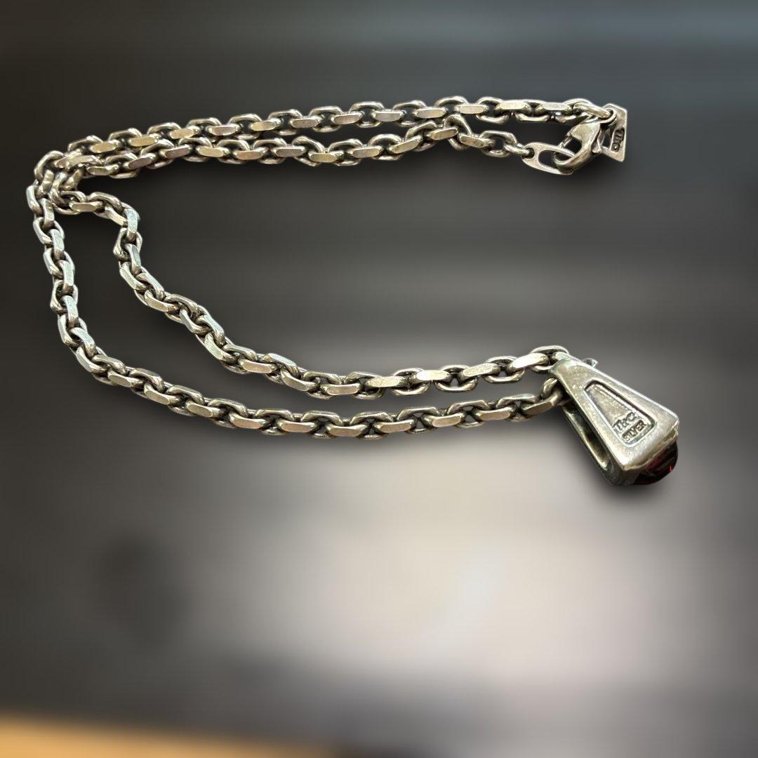 M's シルバー チェーンネックレス 赤いストーン付き