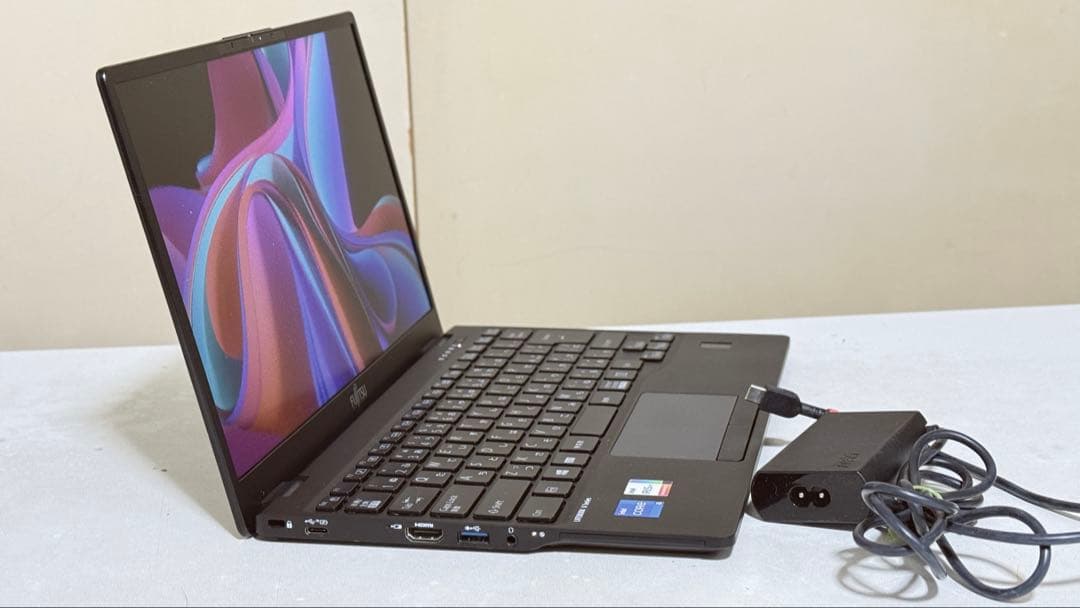 fujitsu U9312/KX i5 1235U 8/256 13.3インチ