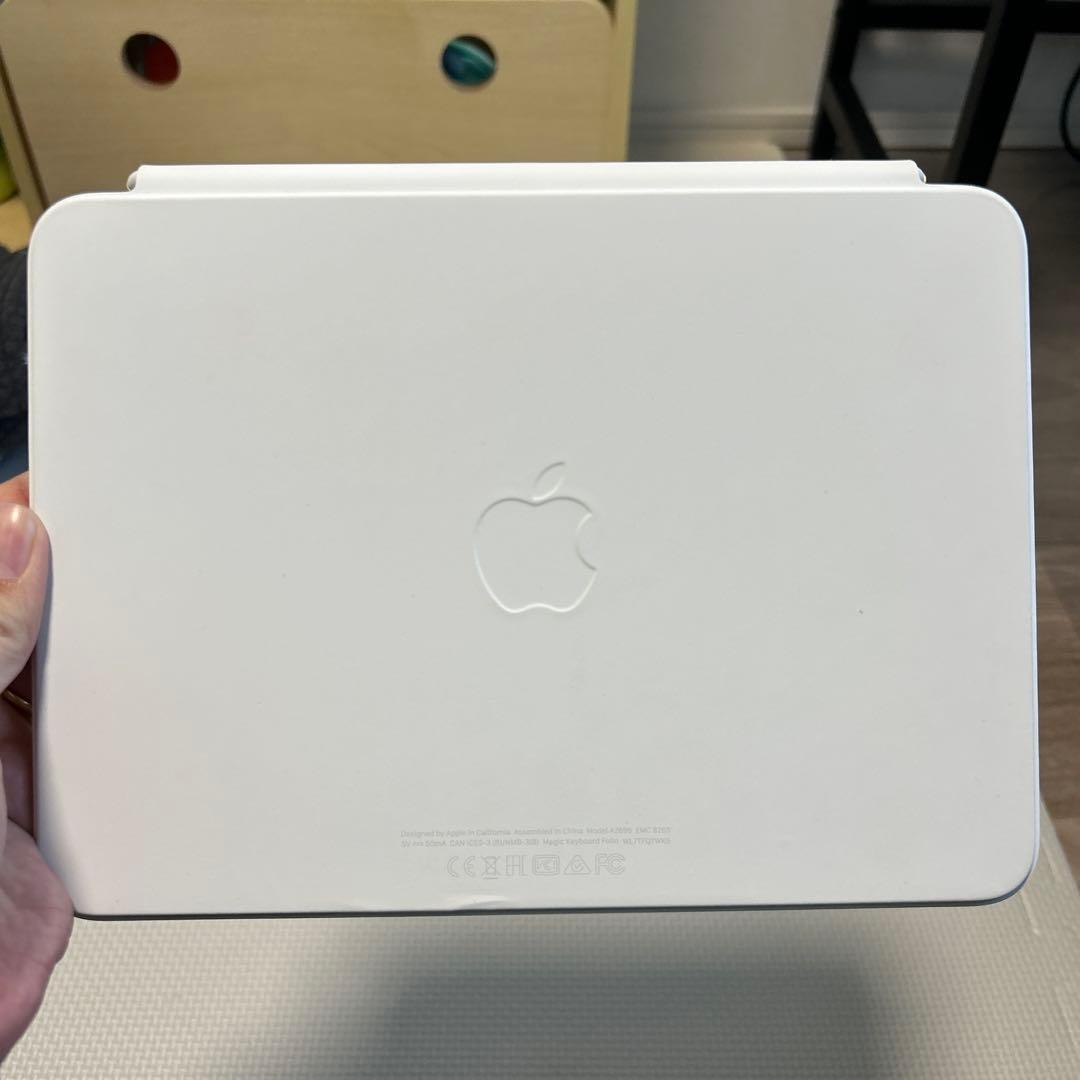 iPad 第10世代 Magic Keyboard Folio A2695 希少
