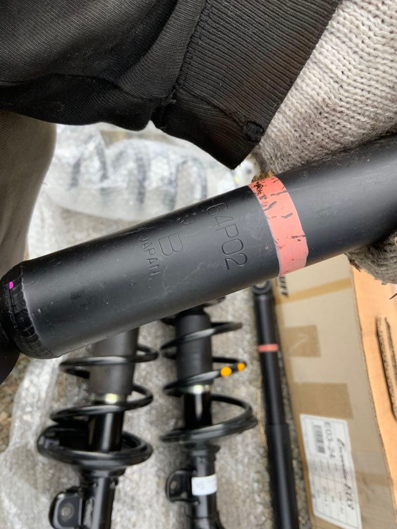 ディーラー新品かも　スズキ 純正 DA17V エブリイバン サス