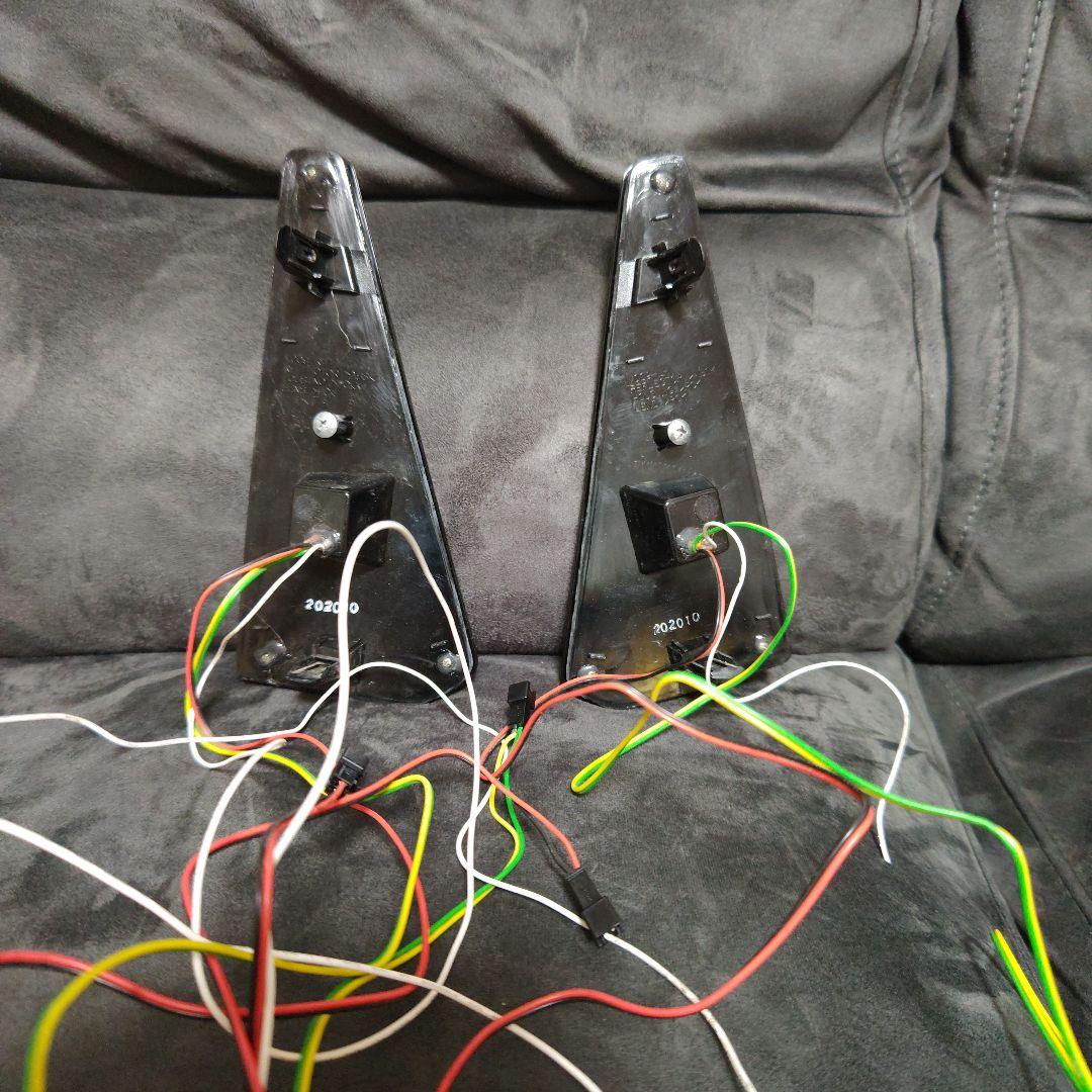 NOAH.VOXY 80系　AVEST シーケンシャルリフレクター