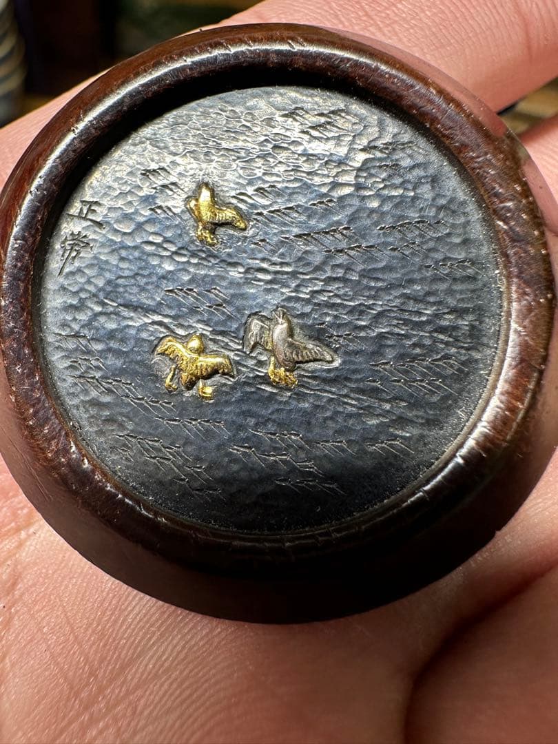 金工根付　鏡蓋根付　正常銘　波千鳥　骨董古美術