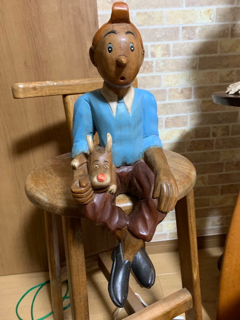 タンタンの冒険の木製彫刻 約30cm