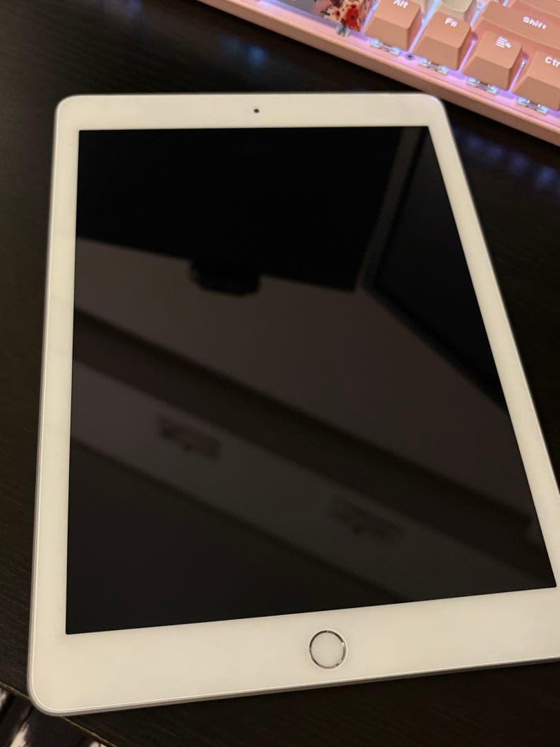 中古iPad（第5世代）Wi-Fi+CellularモデルA1823　32 GB