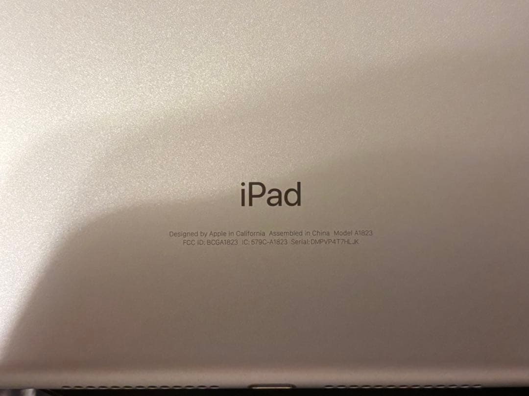 中古iPad（第5世代）Wi-Fi+CellularモデルA1823　32 GB