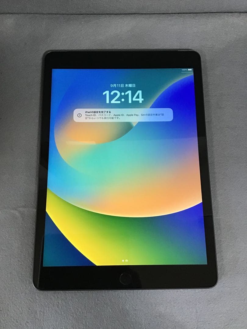 美品　Wi-Fi＋cellular SIMフリー iPad 第9世代 64GB
