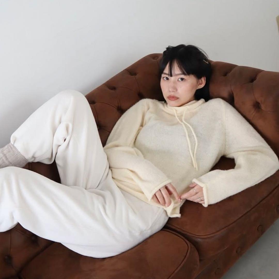 新品未使用　WIDE NECK KNIT TOP