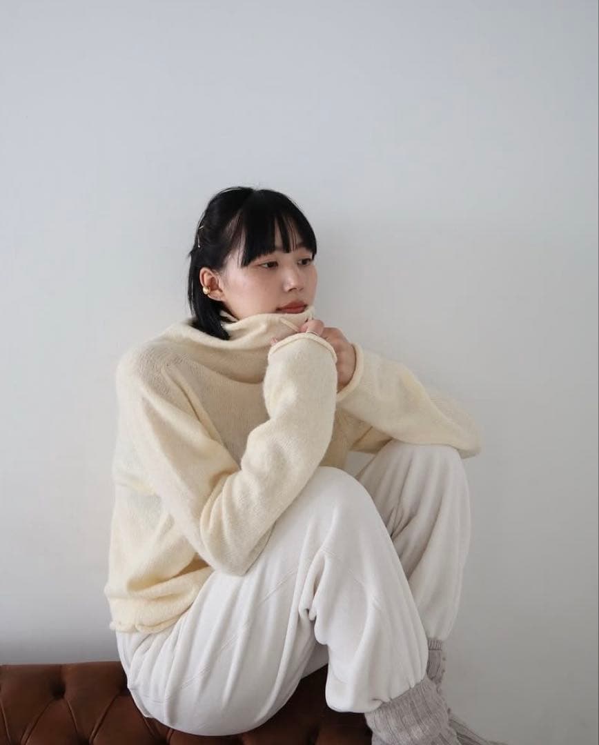 新品未使用　WIDE NECK KNIT TOP