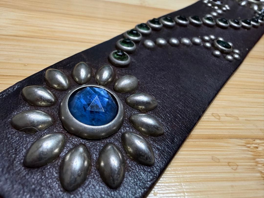 レア⭐️HTC⭐️ヴィンテージバックル&フラワースタッズ⭐️黒革×マルチストーン⭐️34