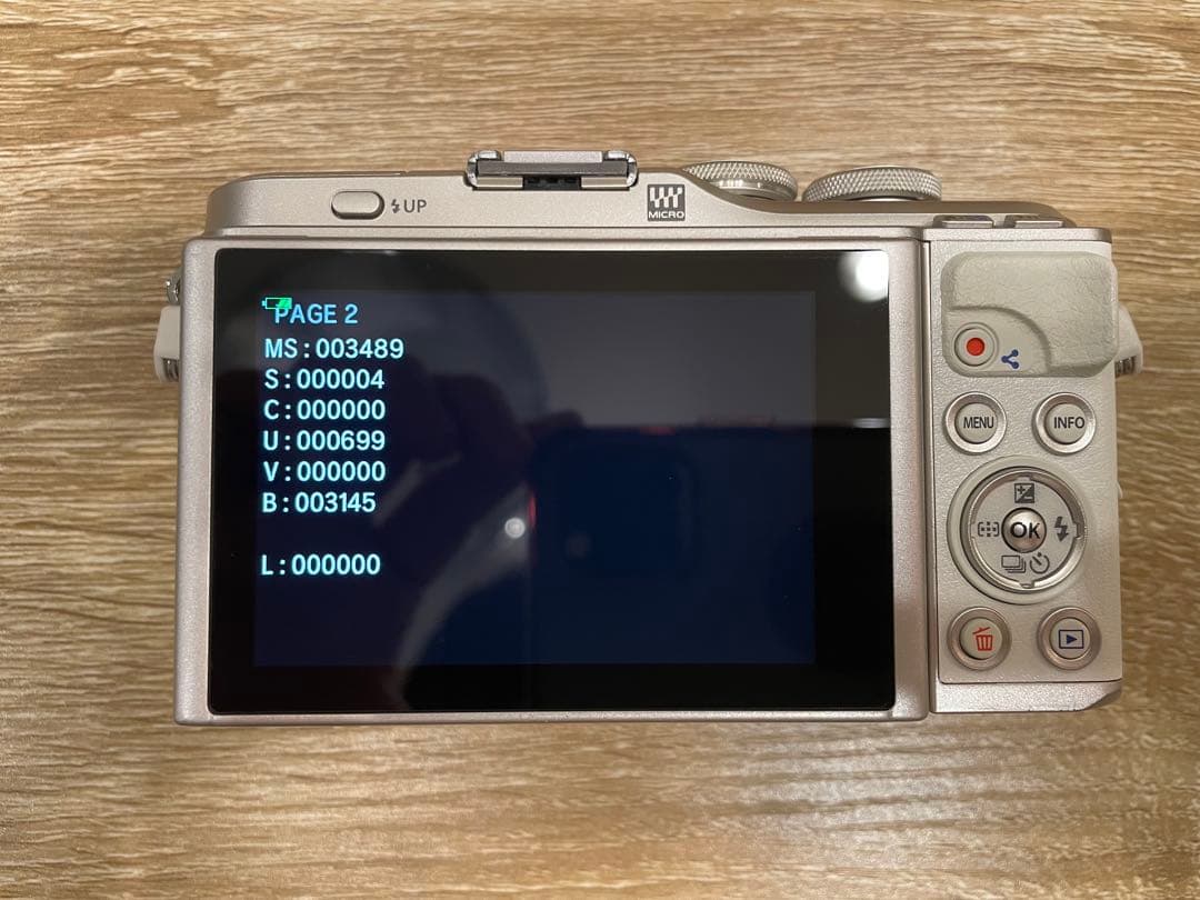 OLYMPUS PEN E-PL10 EZダブルズームキット ホワイト