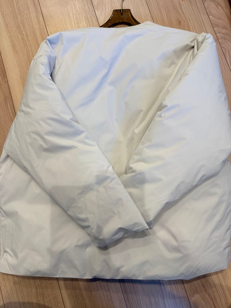 オローネ モノローグダウンコート 完売品 新品未使用 クリーム