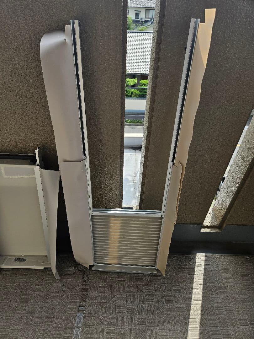 【よー 様】Haier ハイアール 2022年製 窓用エアコン 延長枠付き