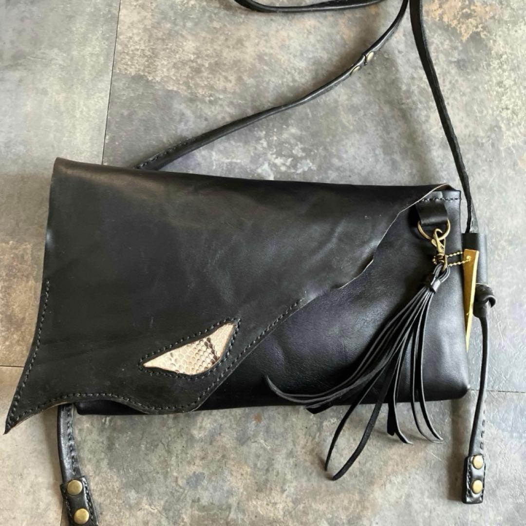 本革☆レザーバッグ　ショルダーバッグ　レザーポシェット　ヌメ革ブラック