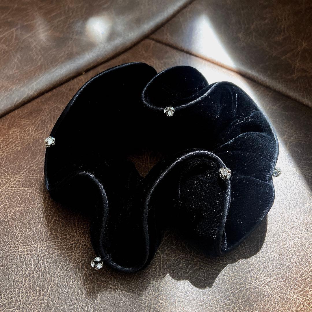 アレクサンドルドゥパリ ベルベット スワロフスキー シュシュ 黒