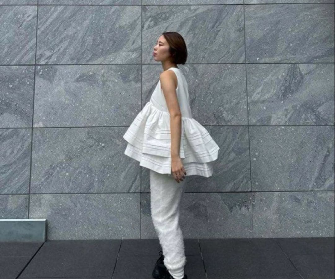 トップス Bibiy DOVE PEPURAMU TOP