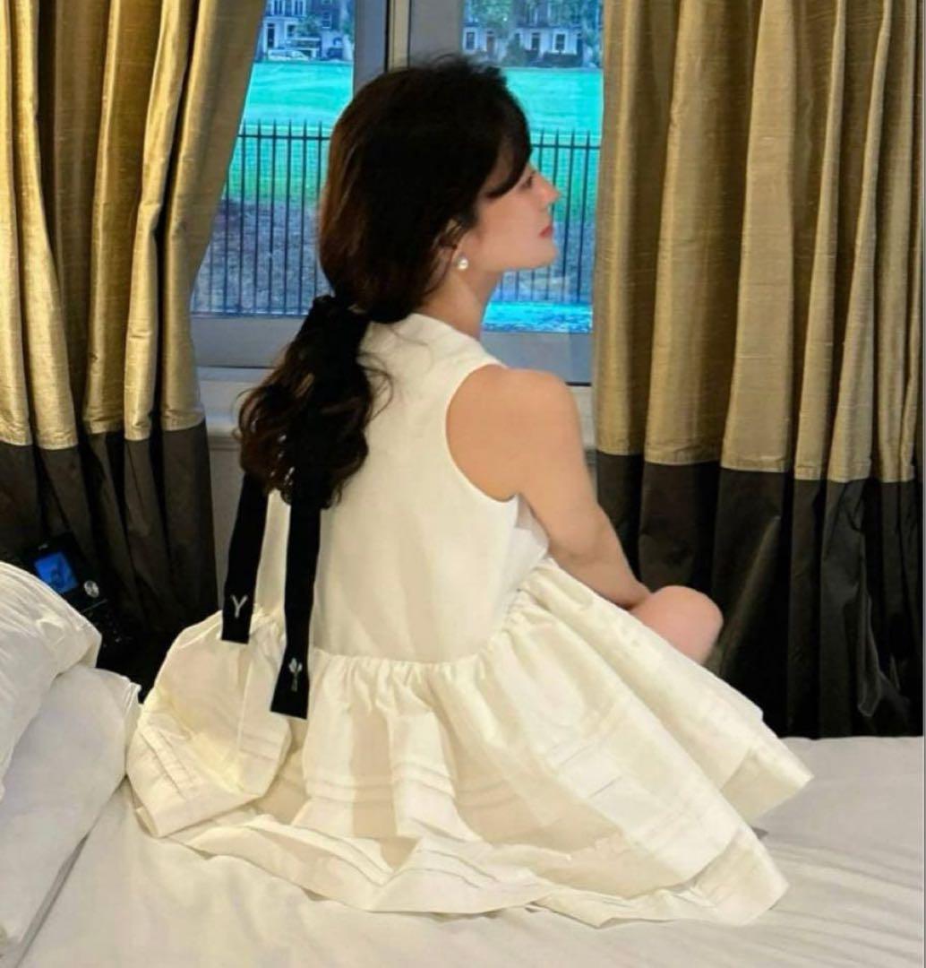 トップス Bibiy DOVE PEPURAMU TOP