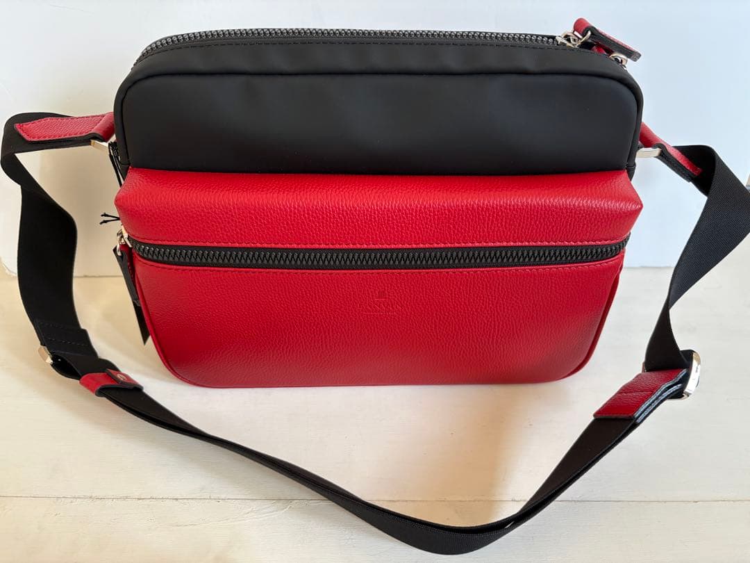 ゆりちゃん様【新品】ランバン　ショルダーバッグ