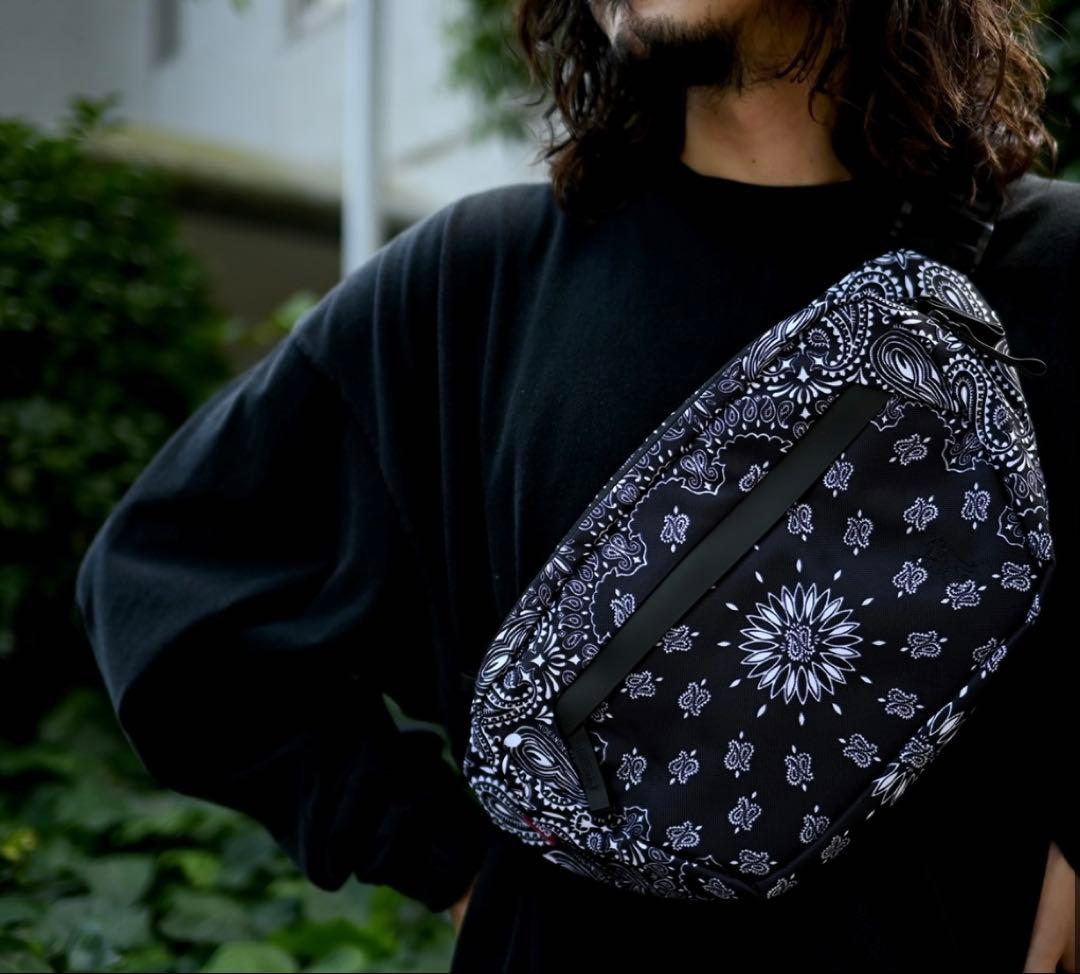 HideandSeek × CHROME SABIN 6L SLING 限定品
