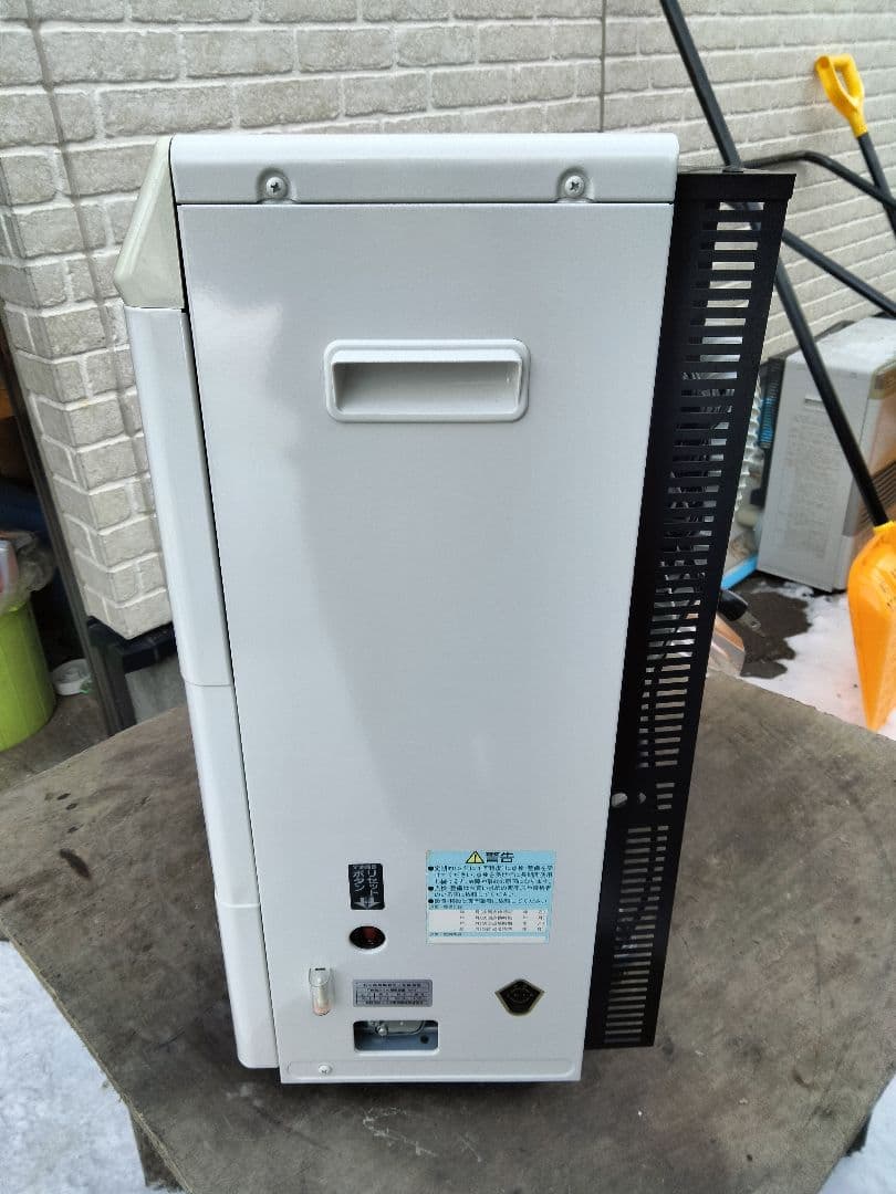 札幌発コロナFF温風石油ストーブ！品番「FF‐4213GS」2013年式中古品