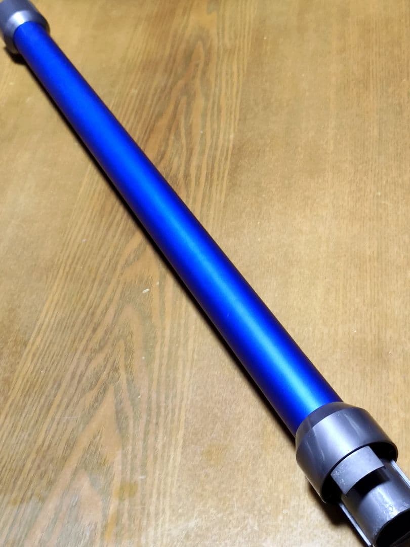 ダイソンV8 SV10K掃除機 完全分解清掃済み動作品 純正バッテリー２つセット