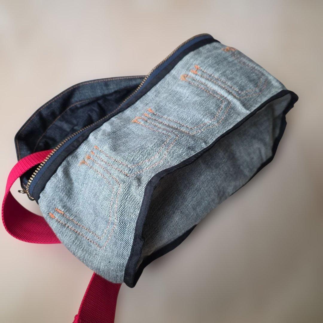 evisuボディバッグ