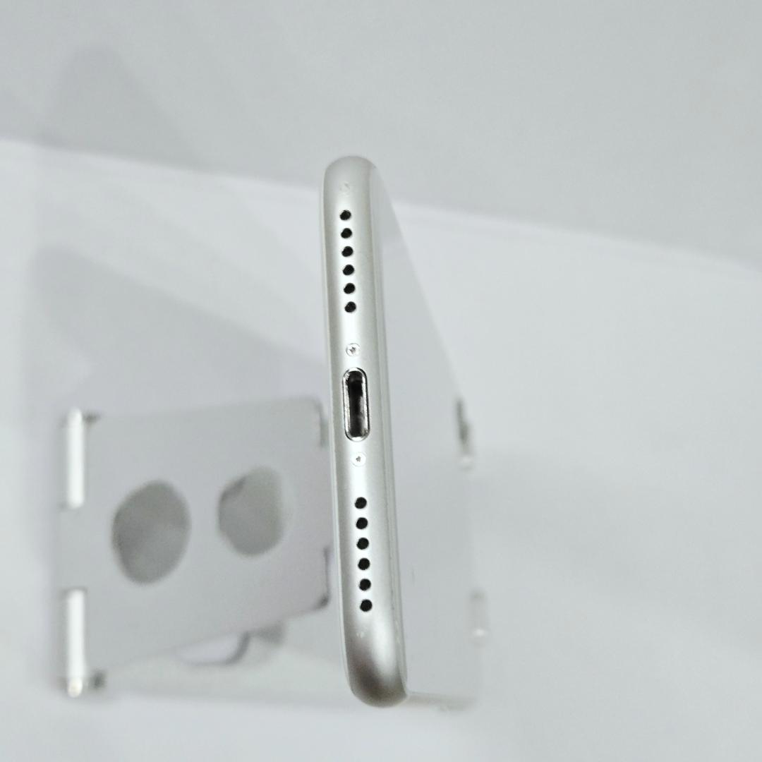 27 iPhone8 シルバー SIMフリー 美品