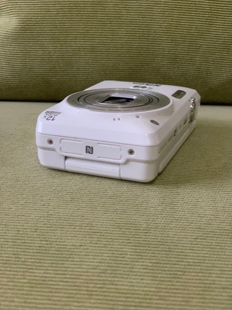 Nikon COOLPIX S6900 /ホワイ/縦向き/Wi-Fi/S6900