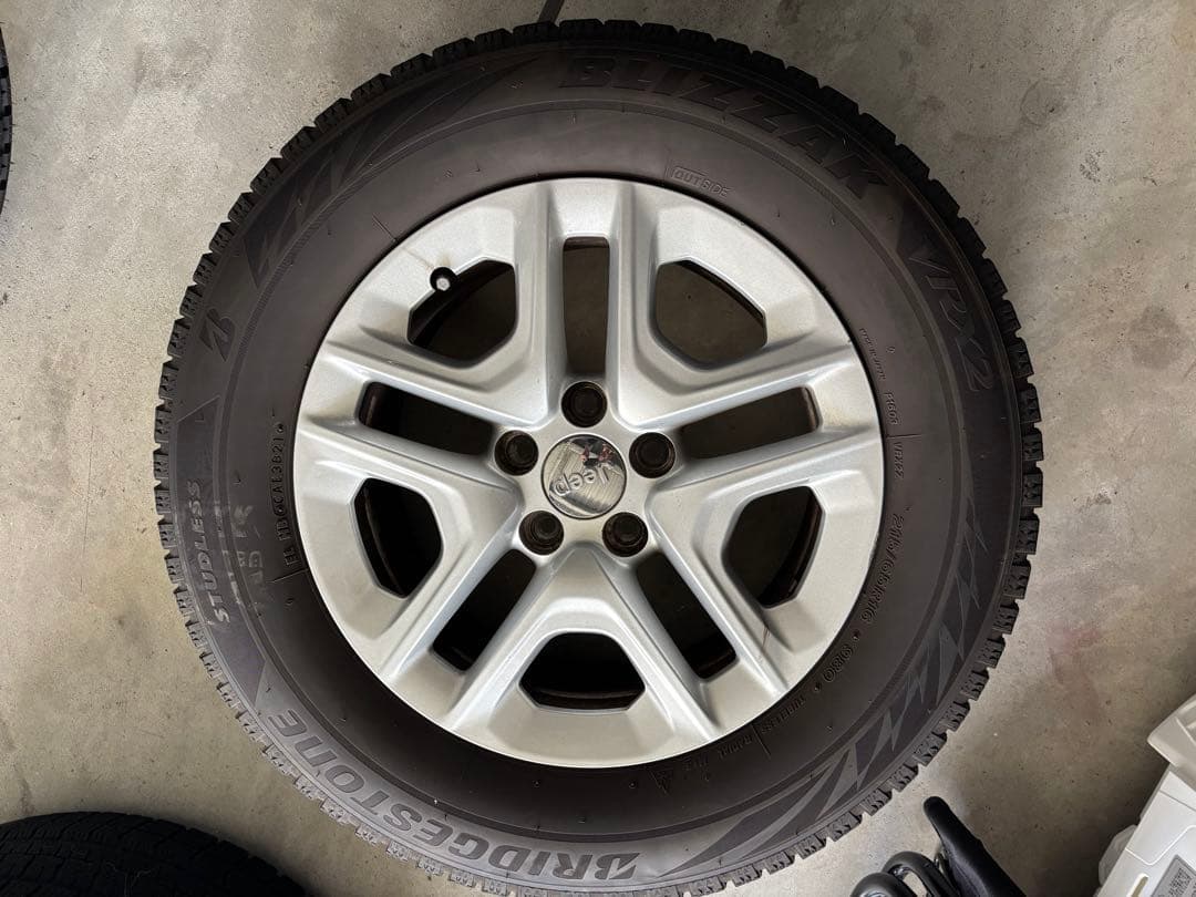 Jeepコンパス純正16インチスタッドレス 4本PCD5×110 レネゲード対応