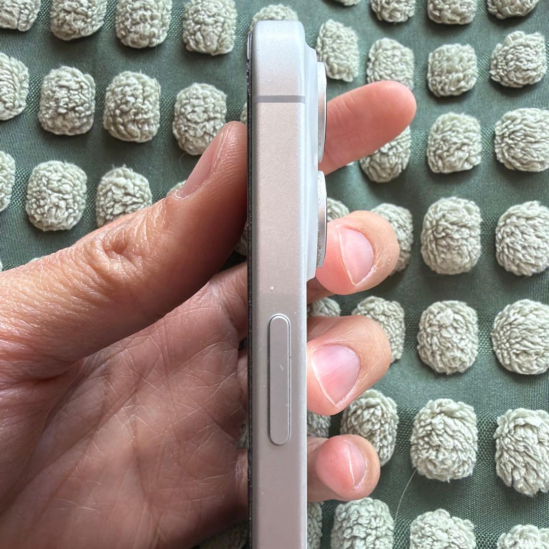 美品 Apple iPhone 16 512GB