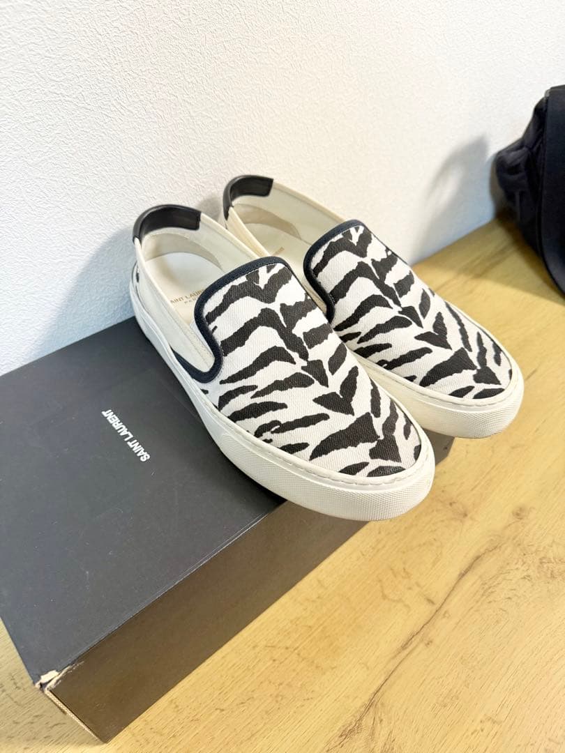 (ソール減り無し)SAINT LAURENT スリッポン　箱・シューズ袋付き