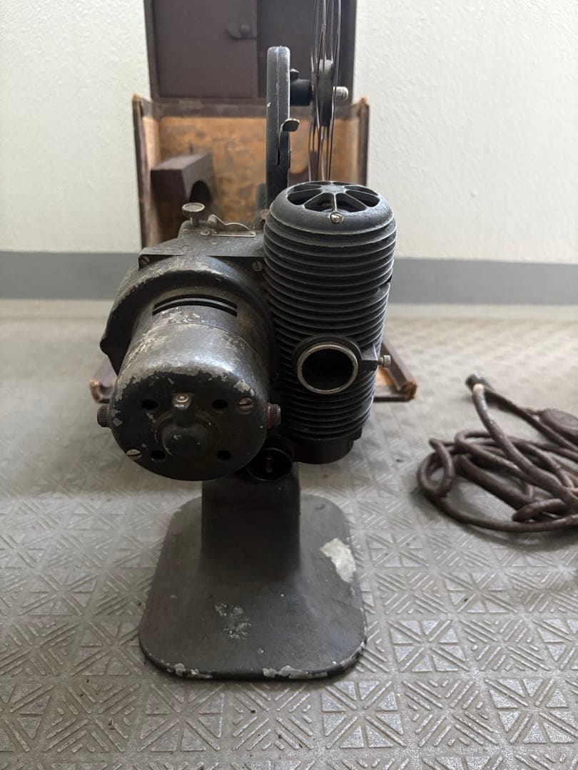 FILMO 8mmフイルム映写機　アンティーク雑貨